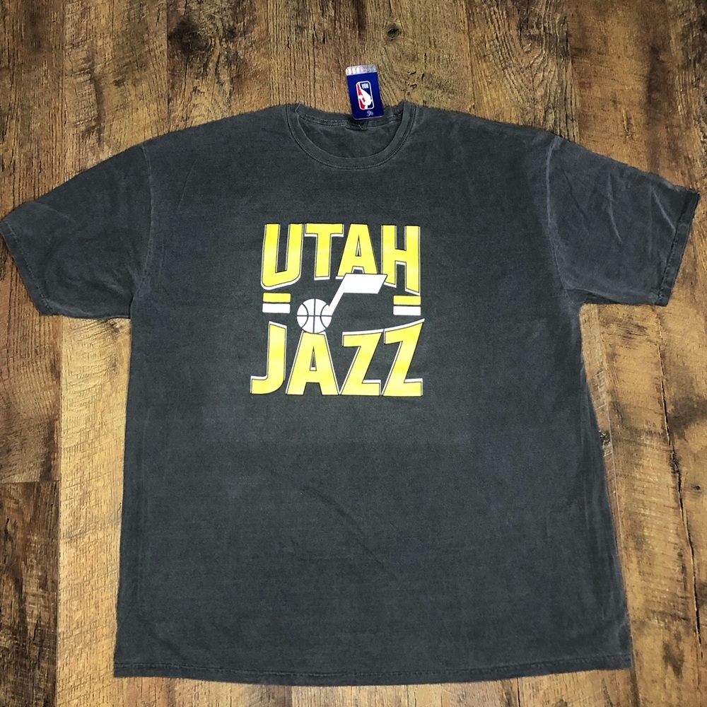 NBA Utah Jazz Graphic Short Sleeve T-Shirt Men’s 2XL Gray NWT